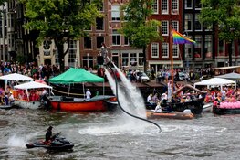 Weersvoorspellingen kunnen pret niet drukken op Pride Amsterdam (fotoalbum)