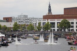 Weersvoorspellingen kunnen pret niet drukken op Pride Amsterdam (fotoalbum)
