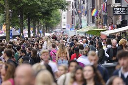 Weersvoorspellingen kunnen pret niet drukken op Pride Amsterdam (fotoalbum)