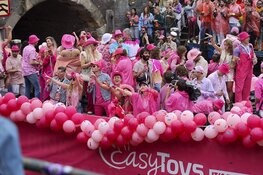 Weersvoorspellingen kunnen pret niet drukken op Pride Amsterdam (fotoalbum)