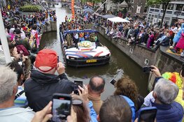 Weersvoorspellingen kunnen pret niet drukken op Pride Amsterdam (fotoalbum)