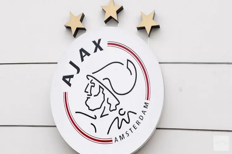 Ajax verlengt contract Tom de Graaff