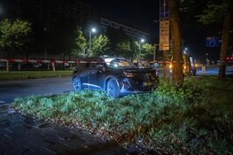 Gewonde bij flinke botsing op Jan van Galenstraat