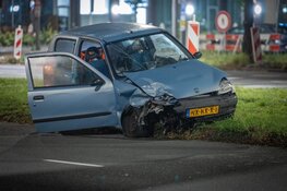 Gewonde bij flinke botsing op Jan van Galenstraat