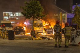 Vijf voertuigen in brand aan Poortland in Amsterdam