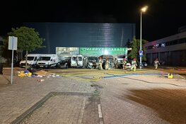 Vijf voertuigen in brand aan Poortland in Amsterdam