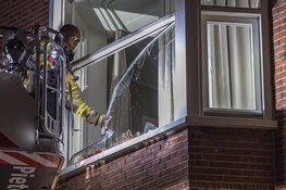 Man door raam van bovenwoning gevallen