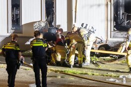 Brandweerman gewond tijdens blussen stacaravan