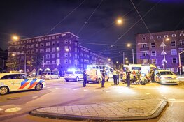 Auto rijdt door na aanrijding met scooter