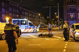 Auto rijdt door na aanrijding met scooter