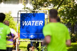 Bijzonder warme Dam tot Damloop, organisatie waarschuwt deelnemers