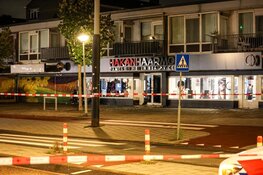 Flinke schade bij explosie kapperszaak in Nieuw-West; politie zoekt getuigen