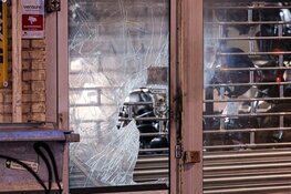 Explosie bij fietsenwinkel aan de Admiraal de Ruijterweg