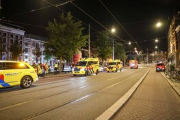 Reanimatie na val in water bij het Rokin in Amsterdam