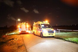 Scooter te water aan de Lutkemeerweg in Nieuw-West