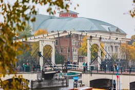 Amsterdam op zaterdag 14 oktober het decor van Amsterdam City Walk