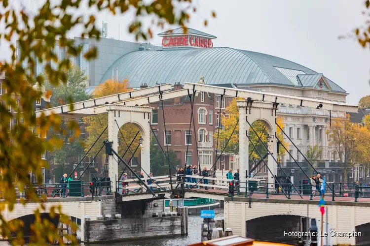 Amsterdam op zaterdag 14 oktober het decor van Amsterdam City Walk