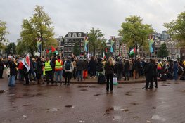 Demonstratie tegen hijsen Israëlische vlag in Amsterdam