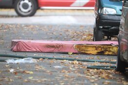 Twee mensen naar ziekenhuis na brand in matras