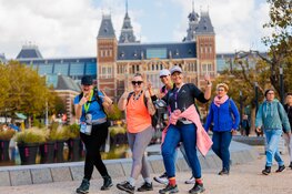 Sfeervolle 9e editie Amsterdam City Walk prikkelt zintuigen van 12.000 deelnemers