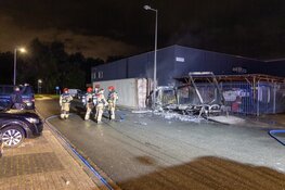 Bakwagen uitgebrand in Westpoort