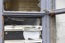 Veel schade bij explosie in portiek aan de Tjalk in Diemen