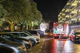 Twee auto`s uitgebrand in Amsterdam-Noord