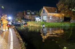 Peperdure Porsche crasht in Landsmeer, bestuurder spoorloos