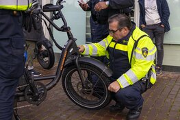 Politiecontrole gericht op fatbikes in Amsterdam