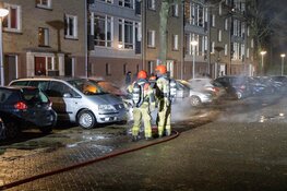Autobrand veroorzaakt vuurwerkshow in Amsterdam