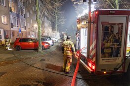 Autobrand veroorzaakt vuurwerkshow in Amsterdam