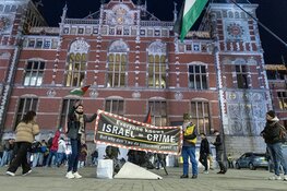 Grote opkomst bij Pro-Palestina demonstratie Amsterdam Centraal
