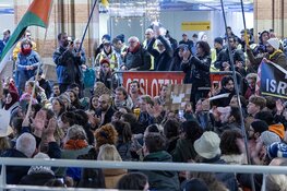 Grote opkomst bij Pro-Palestina demonstratie Amsterdam Centraal