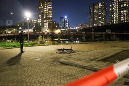 Politie-onderzoek aan Weesperzijde in Amsterdam