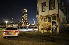 Politie-onderzoek aan Weesperzijde in Amsterdam