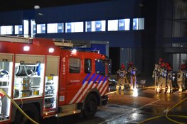 Brand in opslagboxen-bedrijf in Diemen