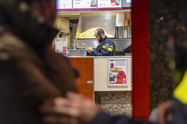 Meerdere lichtgewonden bij overval op snackbar in Amsterdam