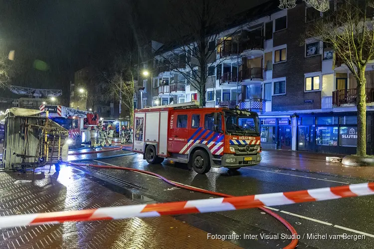 Veel rookontwikkeling bij brand in winkel aan Dapperstraat