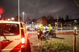 Mobiele eenheid in actie bij ongeregeldheden in Slotermeer en Geuzenveld