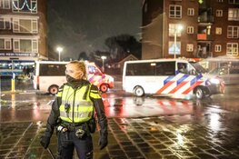 Mobiele eenheid in actie bij ongeregeldheden in Slotermeer en Geuzenveld