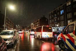 Mobiele eenheid in actie bij ongeregeldheden in Slotermeer en Geuzenveld
