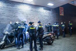 Mobiele eenheid in actie bij ongeregeldheden in Slotermeer en Geuzenveld