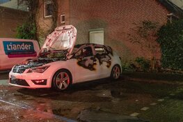 Auto door brand verwoest in Diemen