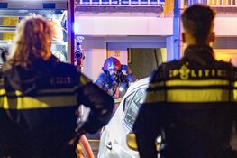 Woning uitgebrand aan de Comeniusstraat, mensen met ladderwagen gered