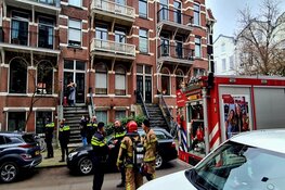 Accu van speelgoedauto vat vlam in woning