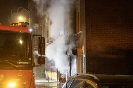 Meerdere woningen ontruimd bij grote brand fietsenwinkel Amsterdam