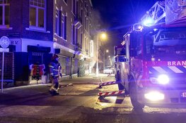 Meerdere woningen ontruimd bij grote brand fietsenwinkel Amsterdam