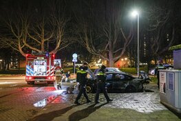 Auto door brand verwoest in Amsterdam-Noord