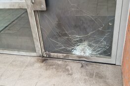 Explosie bij portiekflat aan Maasdrielhof in Amsterdam-Zuidoost