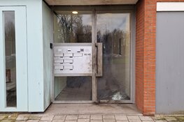 Explosie bij portiekflat aan Maasdrielhof in Amsterdam-Zuidoost